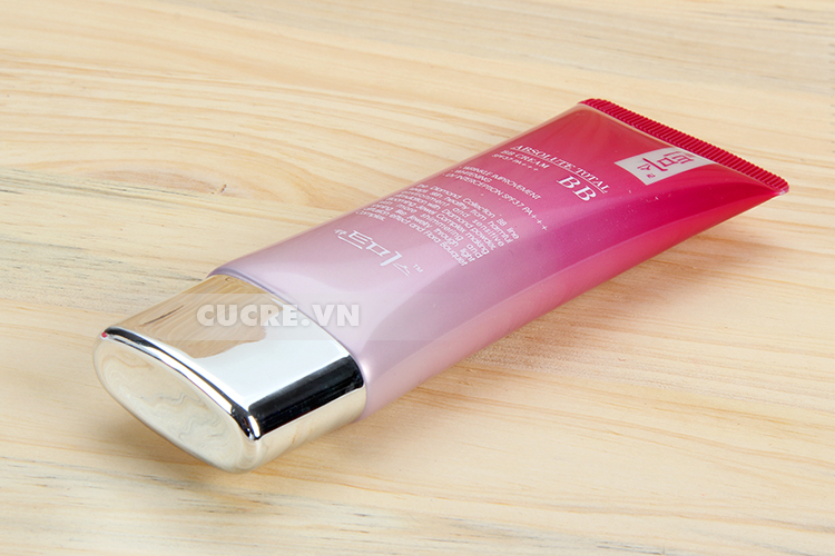 BB Absolute Total cream spf37 pa++