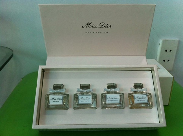  Nước hoa nữ mini Miss Dior 4 chai 